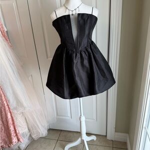 Elegant Black Strapless Formal Dress